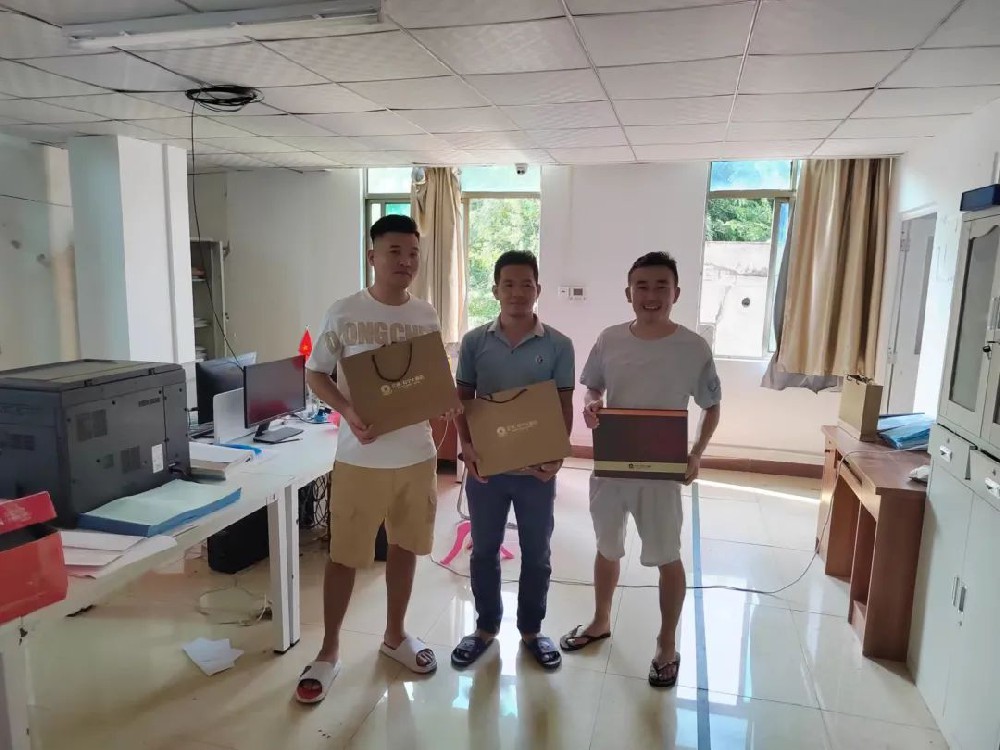 月餅載祝福 · 溫情達(dá)四方